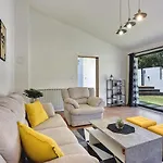 Korina Villa Krnica