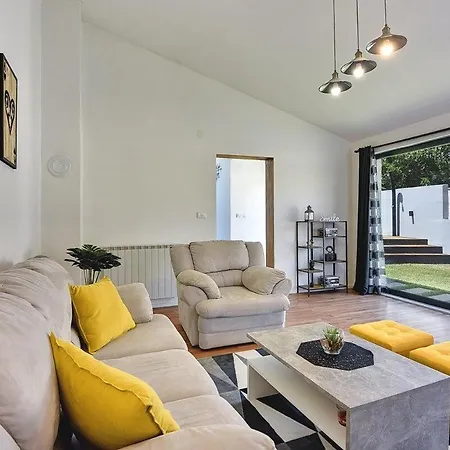Holiday home Korina